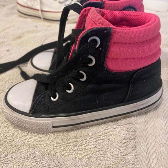 Converse All Star | Black and Pink High Tops - Little kids size 7 - Picture 3 of 6